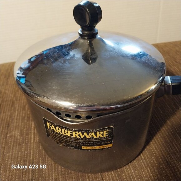 Farberware Classic Series 1.9L Stainless Steel Saucepan With Lid & Black Handle - Picture 1 of 6
